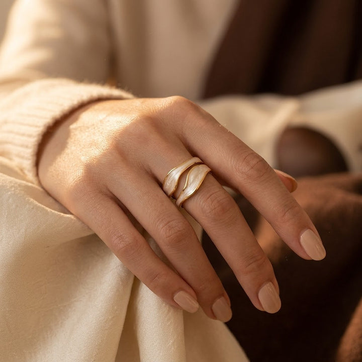 Elegant Silver and Gold Cuff Ring with Artistic Design