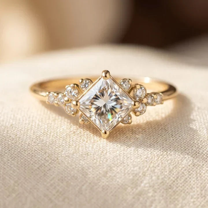 Golden Square Solitaire Band