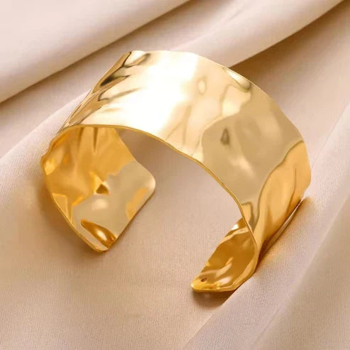 Elegant Open Gold Bracelet
