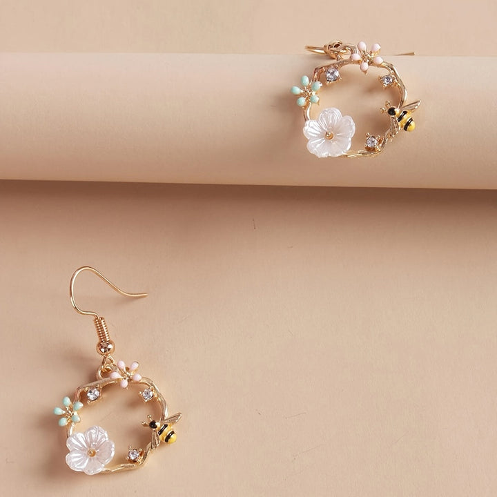 Bee-Inspired Wreath Needle Earrings