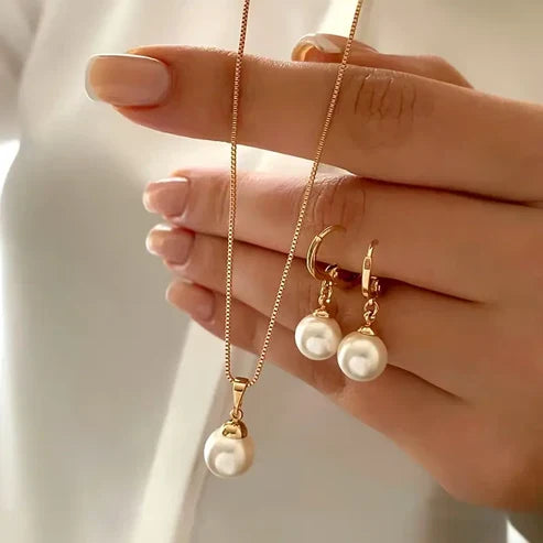 Elegant Pearl Jewelry Set in Golden Grace