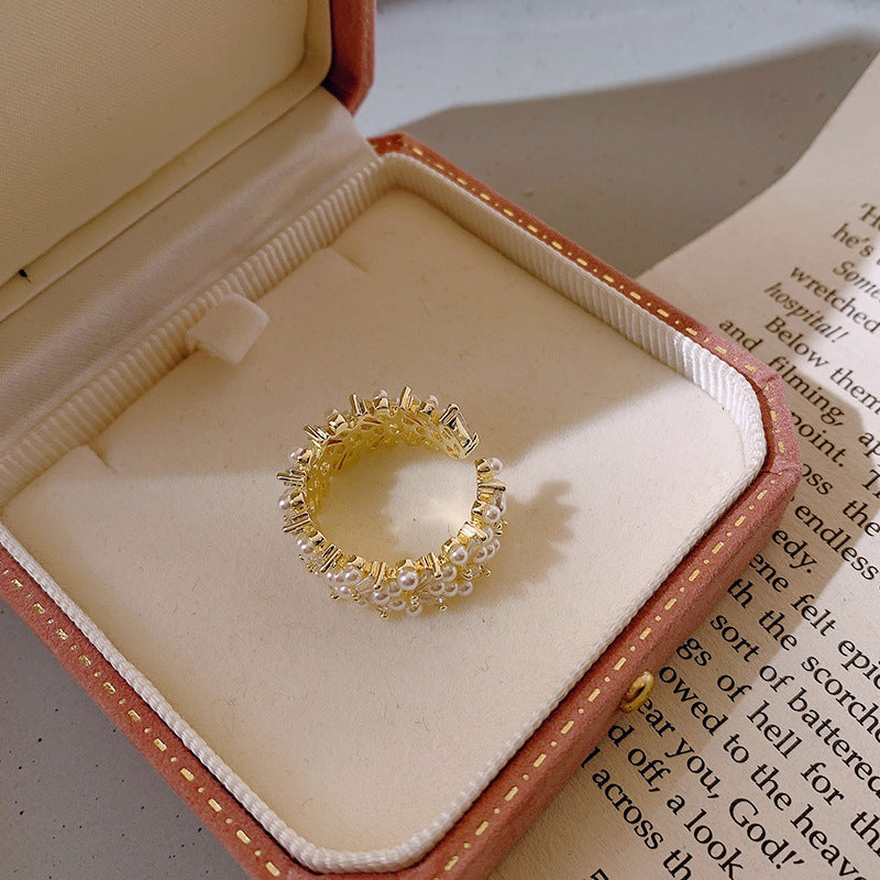 Sophisticated Gold Pearl Band