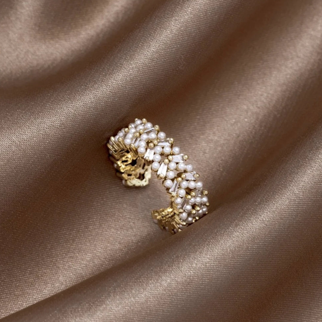 Sophisticated Gold Pearl Band