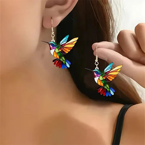 Stunning Hummingbird Pendant Necklace with Complimentary Earrings