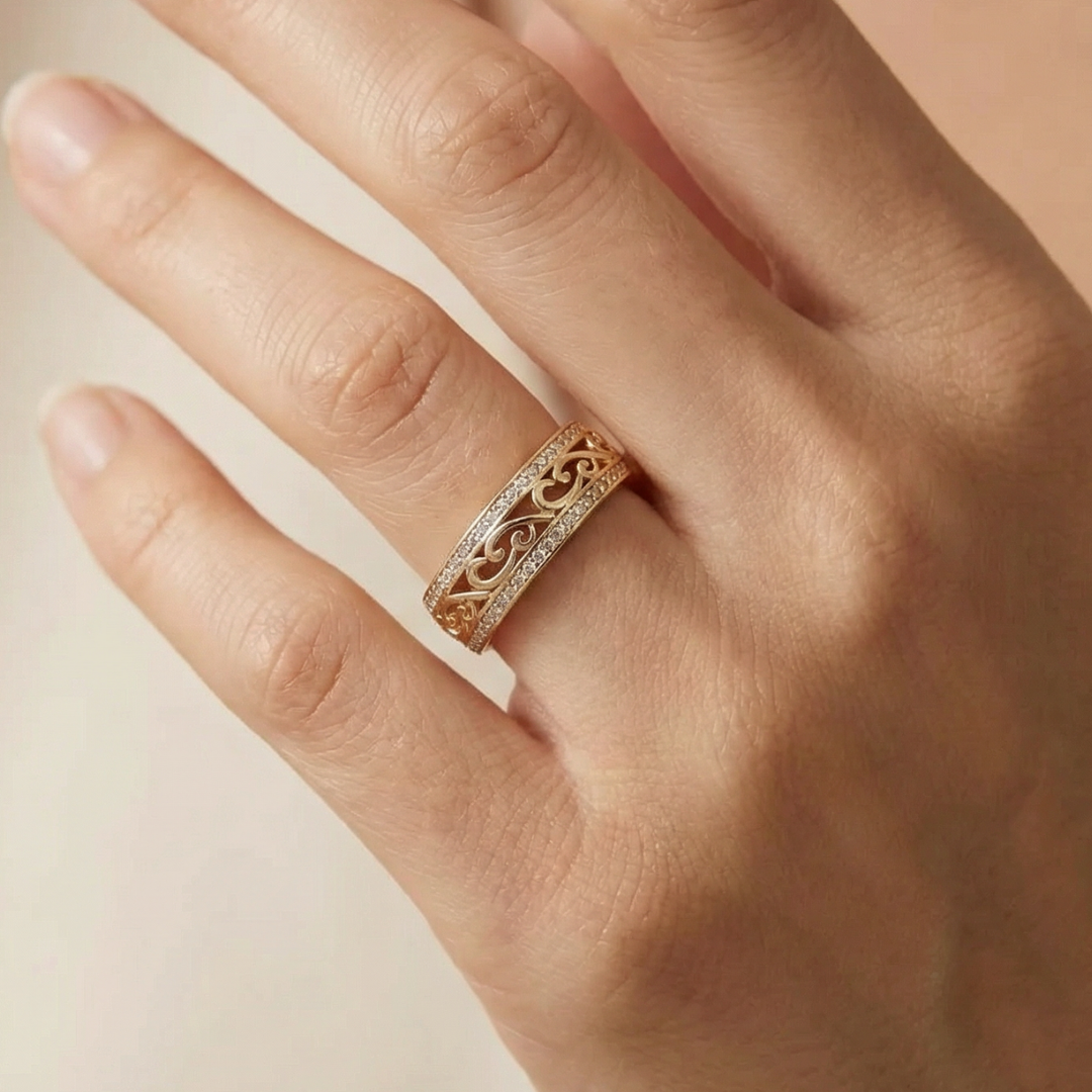 Luminous Hollow Gold Ring
