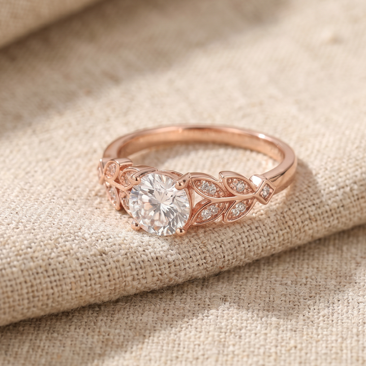 Zirconia Gold Band Featuring an Intricate Floral Crown Motif