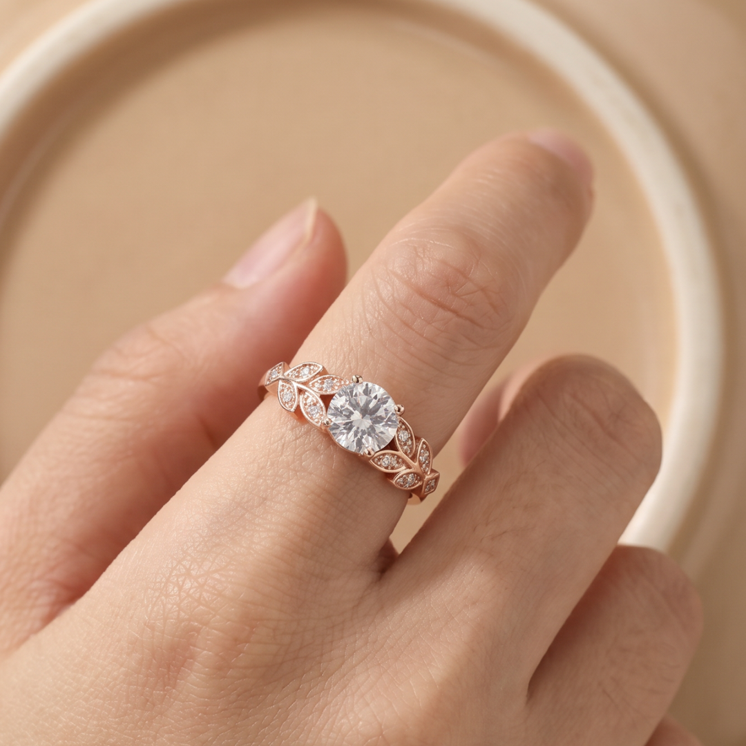 Zirconia Gold Band Featuring an Intricate Floral Crown Motif
