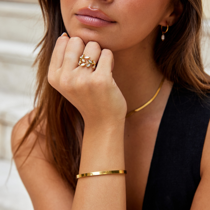 Leaf-Inspired Golden Ring Design