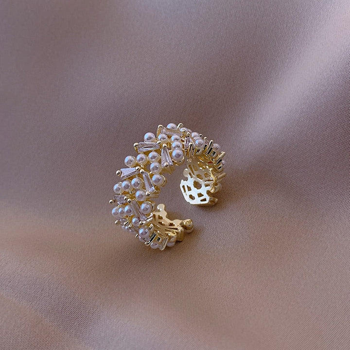 Luxurious Golden Pearl Ring