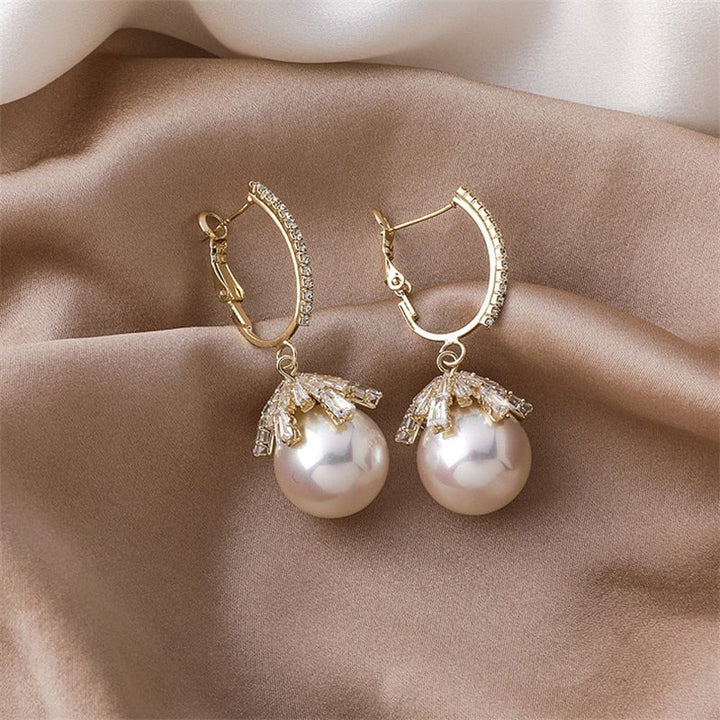 Malia Pearl Dangle Earrings