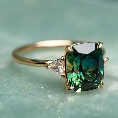Retro-Style Green Gemstone Ring
