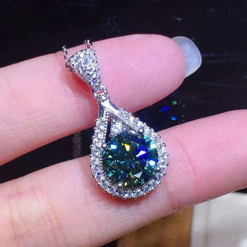 Alindra Voselle Pendant Necklace