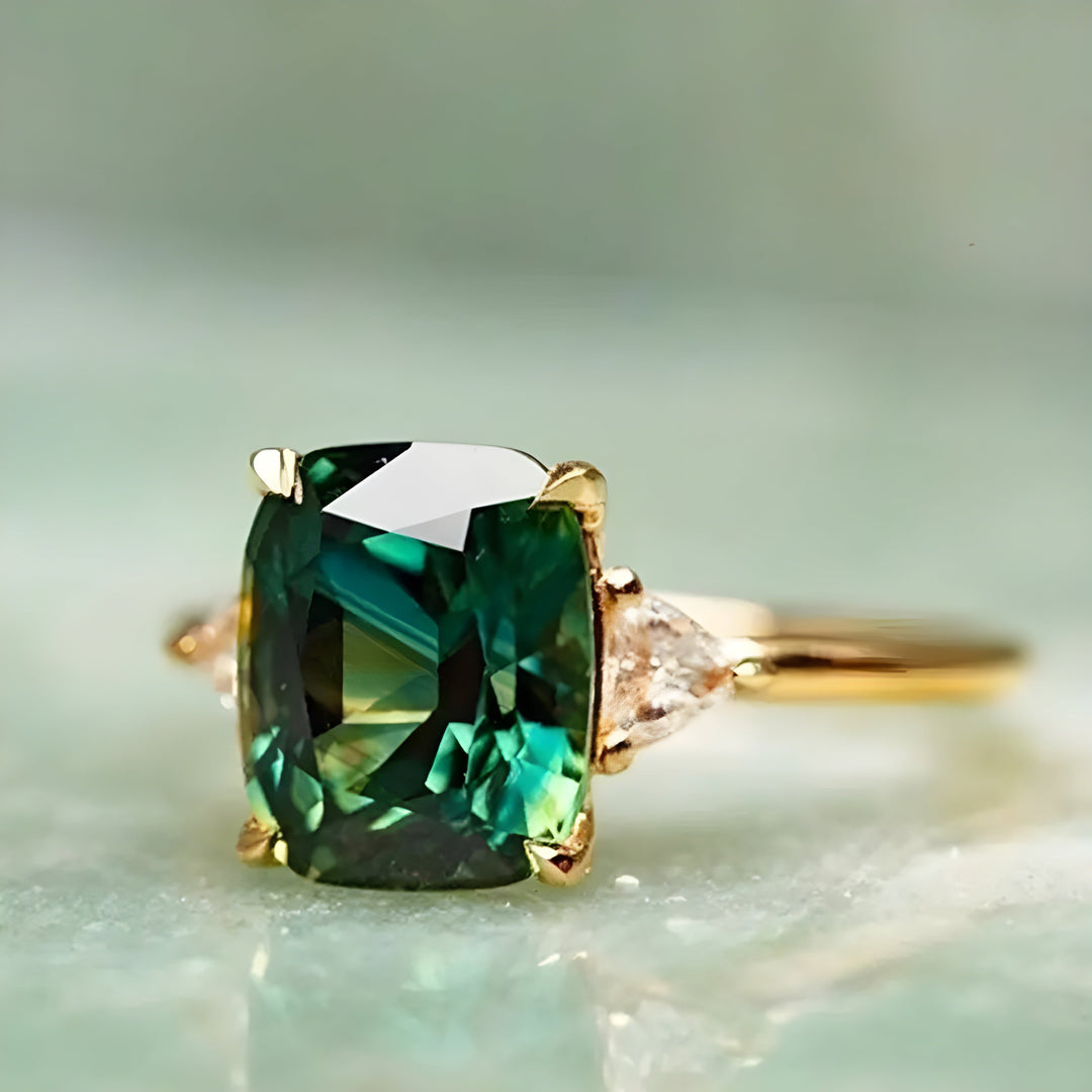 Chic Square Emerald Band