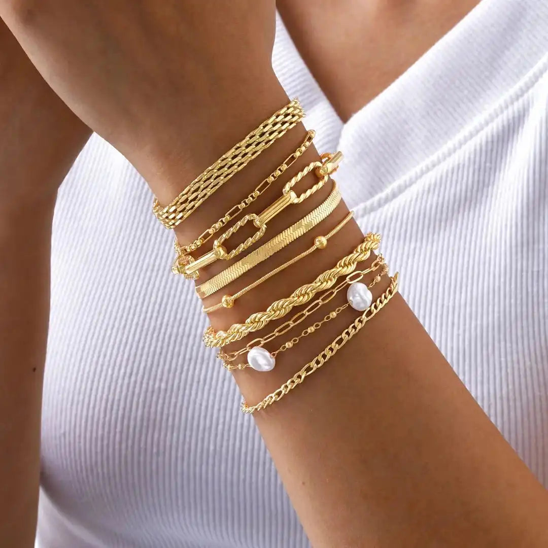 Stratified Golden Pearl Bracelet Collection