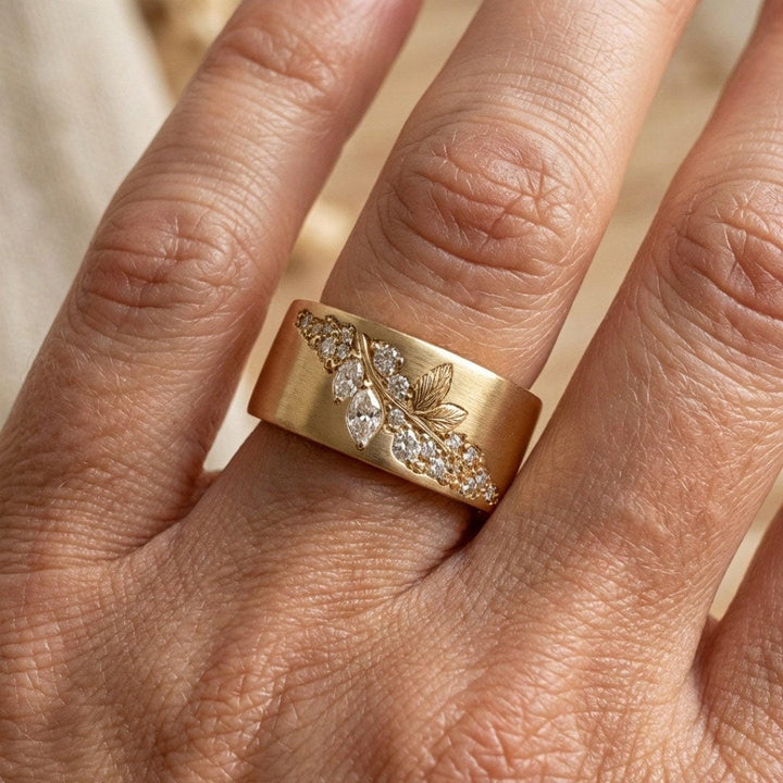 Sophisticated Leaf Ring with Golden Inlay and Zirconia Accents