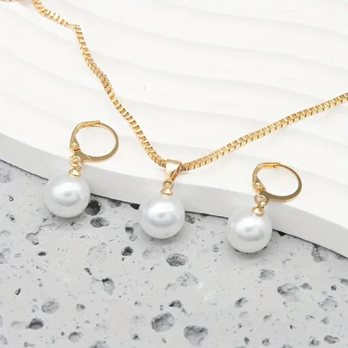 Elegant Golden Pearl Jewelry Set