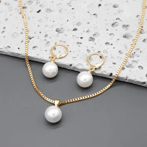 Elegant Pearl Jewelry Set in Golden Grace