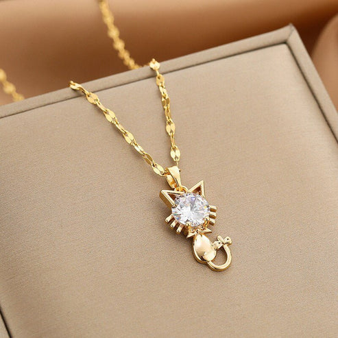 Gold-plated feline necklace adorned with zircon