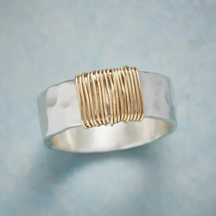 Vintage Silver Ring Featuring Golden Thread Details