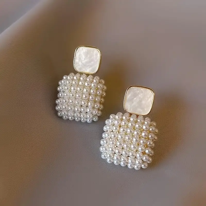 Elegant Square Pearl Earrings with a Hint of Sophistication