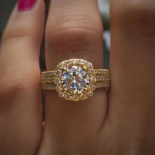 Elegant Gold Ring with Layered Zirconia Design