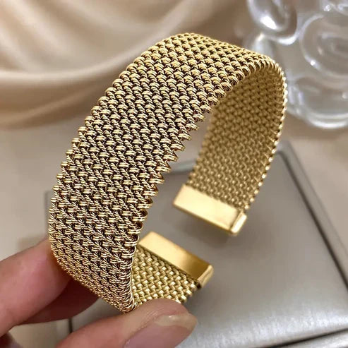 Golden Mesh Bracelet with Open Design