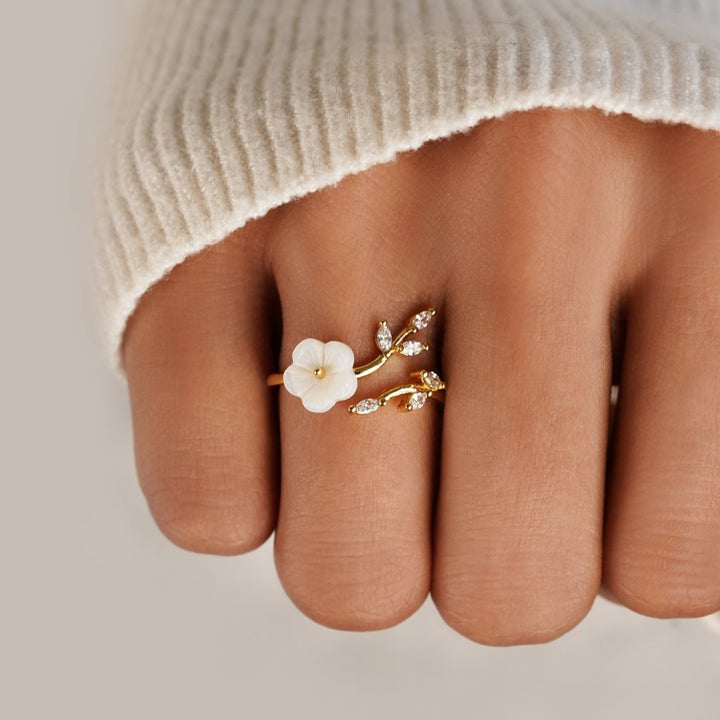 Gold Leaf-Inspired Floral Open Ring